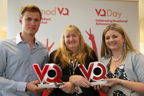 VQ Award winners 2015 with the Deputy Minister for Skills and Technology. L-R Simon McCall, Julie James AM and Jenine Gill, Little Inspirations